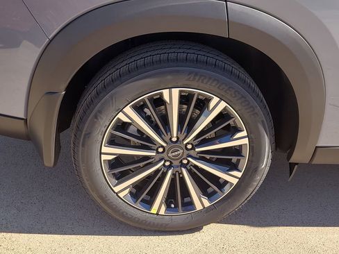 New 2026 Nissan Pathfinder Platinum image 6