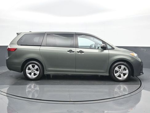 Used 2020 Toyota Sienna L image 7