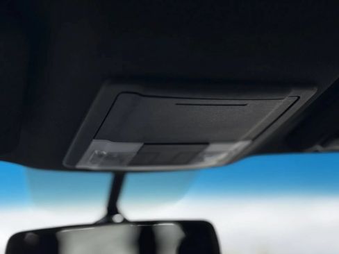 Used 2019 Ford Explorer XLT w/ Equipment Group 201A FWD image 37