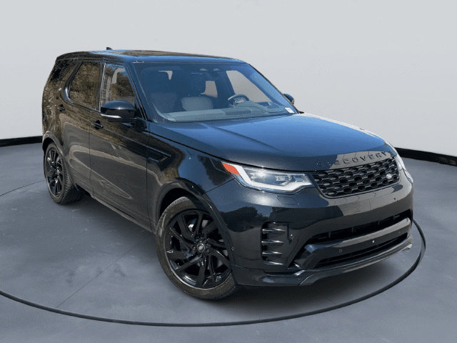 Used 2024 Land Rover Discovery Dynamic SE AWD/4WD image 3