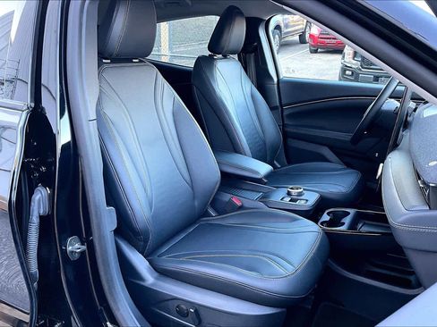 Used 2022 Ford Mustang Mach-E Premium image 8