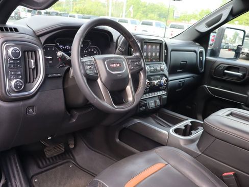 Used 2022 GMC Sierra 2500 AT4 w/ AT4 Premium Plus Package AWD/4WD image 5