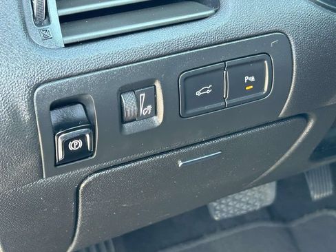 Used 2018 Chevrolet Impala Premier FWD image 19