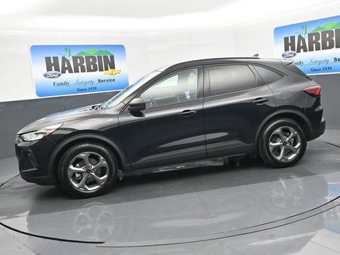 Used 2025 Ford Escape ST-Line image 2