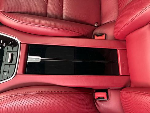 Used 2018 Porsche Panamera 4S image 19