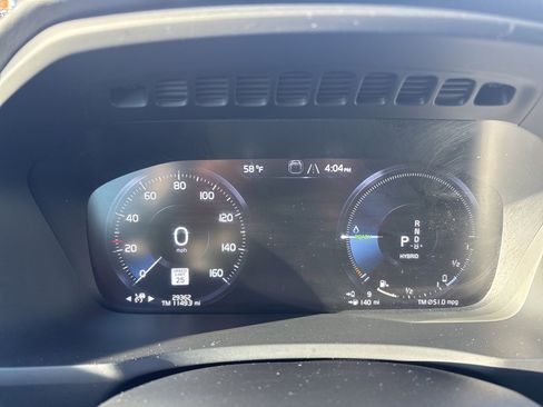 Certified 2022 Volvo XC90 T8 Inscription Expression w/ Climate Package image 18