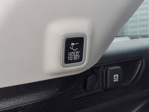 Certified 2023 Jeep Grand Cherokee Limited AWD/4WD image 27