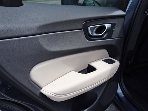 Used 2026 Volvo XC60 B5 Plus image 9