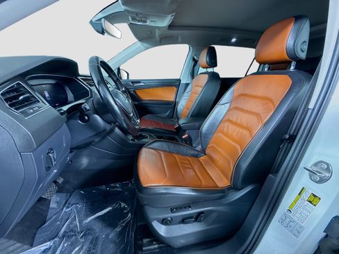 Used 2018 Volkswagen Tiguan SEL Premium image 22
