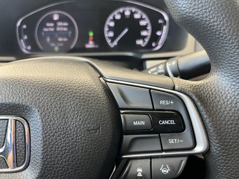 Used 2018 Honda Accord LX image 19