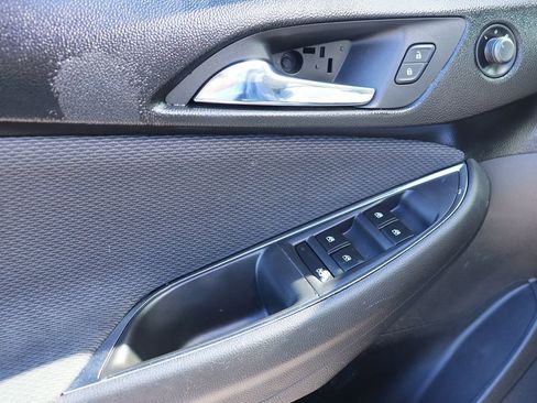 Used 2018 Chevrolet Cruze LT image 37
