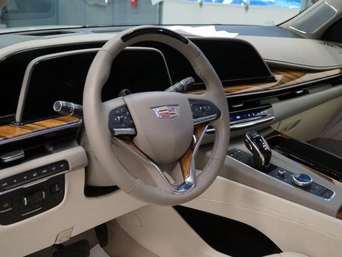 Used 2024 Cadillac Escalade Sport Platinum w/ LPO, ONYX Package image 11