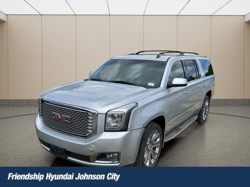 Used 2015 GMC Yukon XL Denali w/ Touring Package AWD/4WD image 1