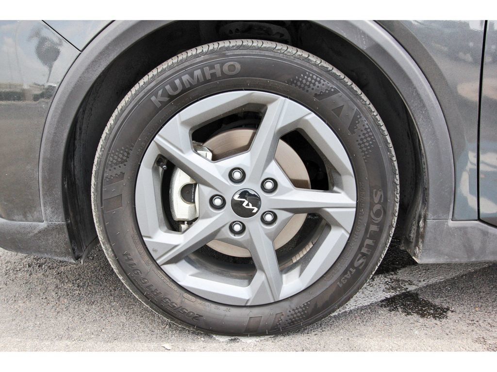 Used 2025 Kia K4 FWD image 32