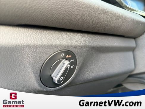 Certified 2025 Volkswagen Jetta S image 12