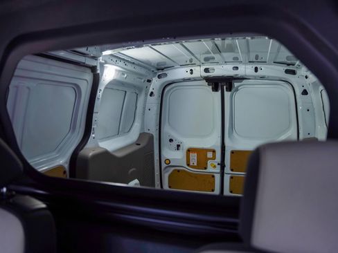 Used 2022 Ford Transit Connect XLT image 29