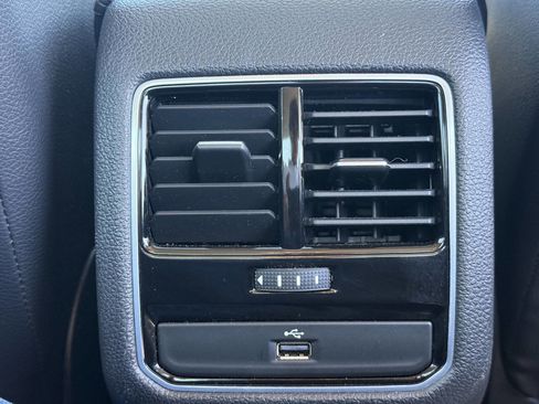 Used 2018 Volkswagen Passat 2.0T SE w/ SE Lighting Package FWD image 18