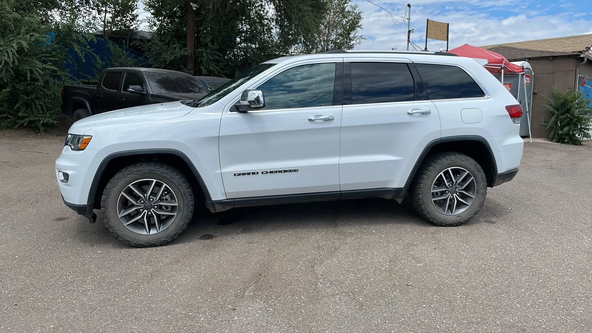 Used 2021 Jeep Grand Cherokee Limited AWD/4WD image 3