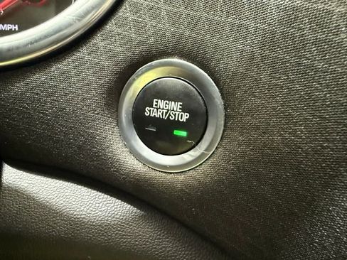 Used 2021 Chevrolet Malibu LT image 38