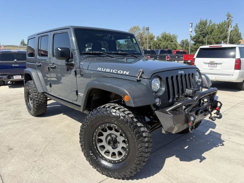 Used 2017 Jeep Wrangler Unlimited Rubicon w/ Cold Weather Group AWD/4WD image 1