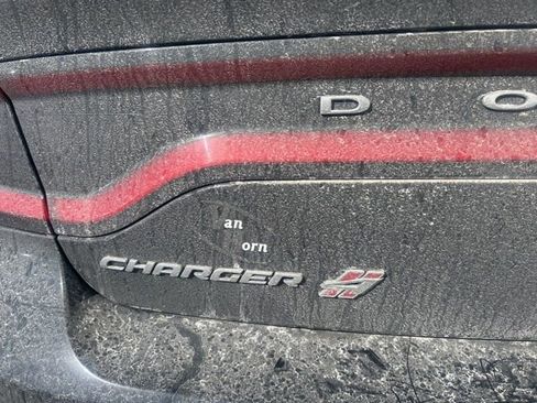 Used 2018 Dodge Charger GT image 3