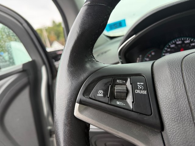 Used 2020 Chevrolet Trax LT w/ LT Convenience Package AWD/4WD image 16