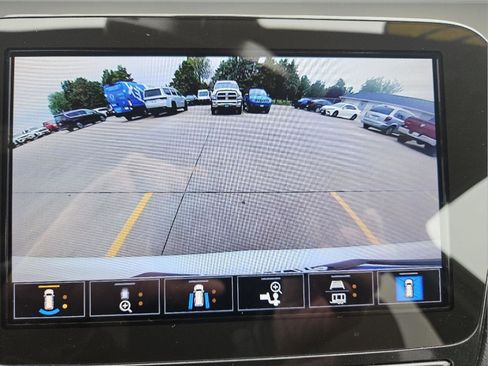 Used 2022 Chevrolet Equinox Premier AWD/4WD image 17
