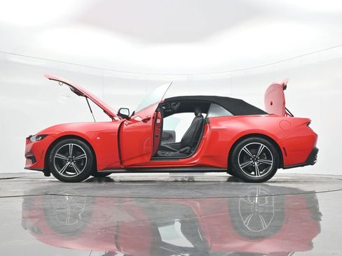 Used 2024 Ford Mustang Convertible image 45