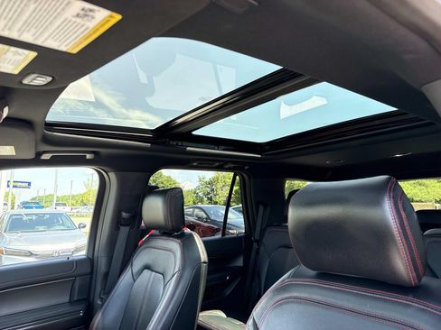 Used 2019 Ford Expedition Limited w/ Equipment Group 303A AWD/4WD image 9