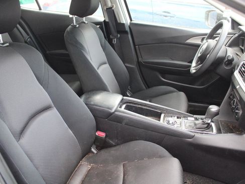 Used 2017 MAZDA MAZDA3 Sport FWD image 4