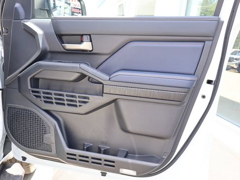 Used 2026 Toyota 4Runner Platinum AWD/4WD image 36