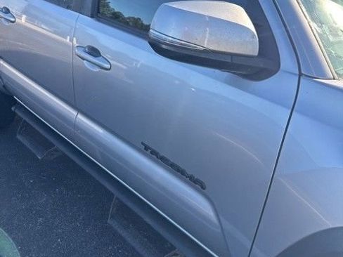 Used 2020 Toyota Tacoma TRD Off-Road image 13