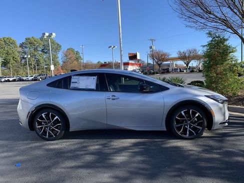 New 2026 Toyota Prius Plug-In Hybrid FWD image 9