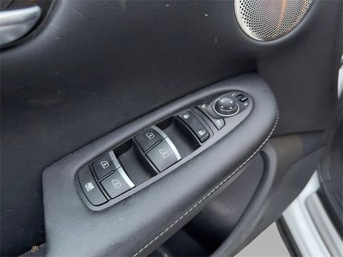 Used 2023 INFINITI QX50 Sport image 9