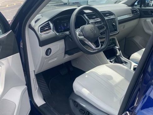 Used 2023 Volkswagen Tiguan SE FWD image 14