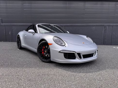 Certified 2015 Porsche 911 Cabriolet image 12