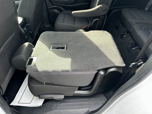 Used 2021 GMC Acadia SLE image 39