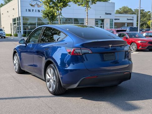 Used 2023 Tesla Model Y Long Range AWD/4WD image 5