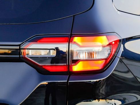 Used 2025 Honda Pilot EX-L image 10