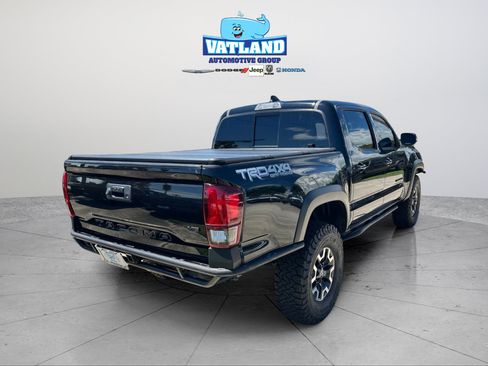 Used 2020 Toyota Tacoma TRD Off-Road AWD/4WD image 5