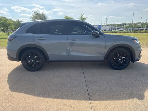 Used 2025 Honda HR-V Sport image 6