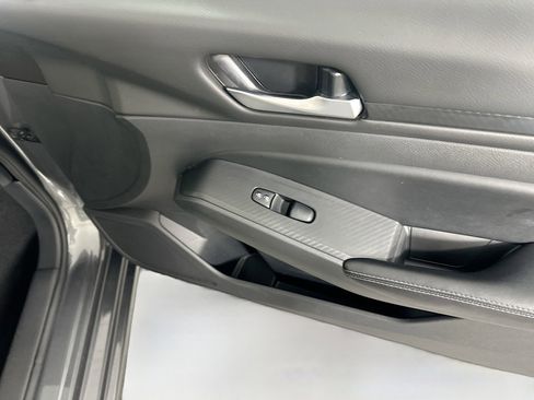 Used 2025 Nissan Altima 2.5 SV FWD image 29