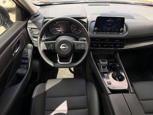 Used 2024 Nissan Rogue SV w/ SV Premium Package FWD image 4