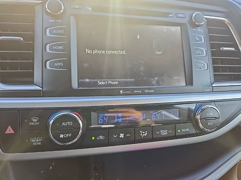 Used 2019 Toyota Highlander Plus image 18