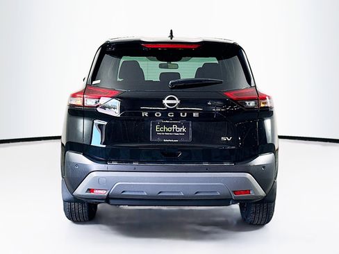 Used 2023 Nissan Rogue SV image 7