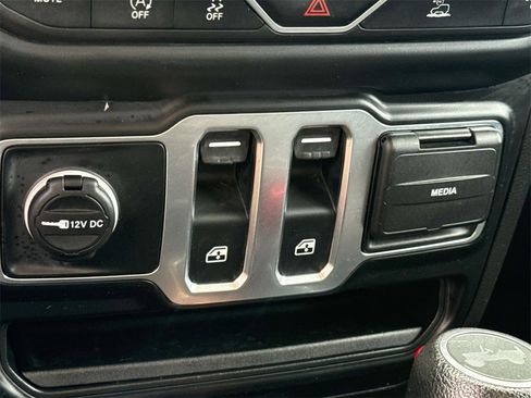 Used 2022 Jeep Wrangler Willys image 28