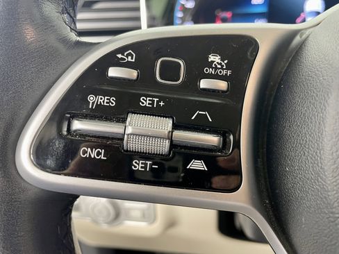 Used 2021 Mercedes-Benz GLS 580 4MATIC image 16