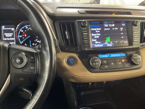 Used 2016 Toyota RAV4 Limited image 17