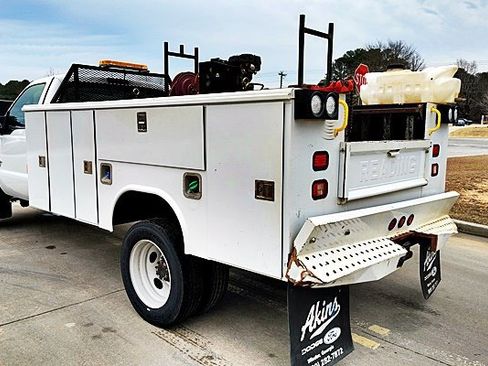 Used 2016 Ford F550 2WD Regular Cab Super Duty image 7
