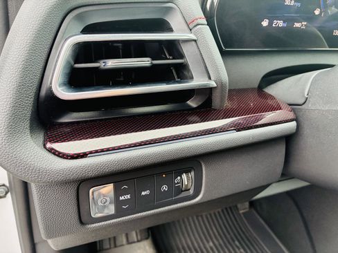 Used 2024 Chevrolet Traverse RS image 28